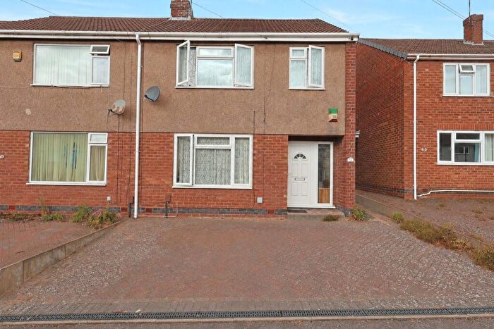 3 Bedroom House For Sale In Aldbury Rise, Allesley Park, Coventry, CV5
