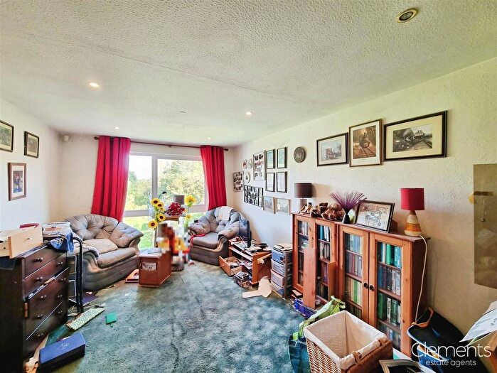 1 Bedroom Flat For Sale In Cuffley Court, Hemel Hempstead, HP2