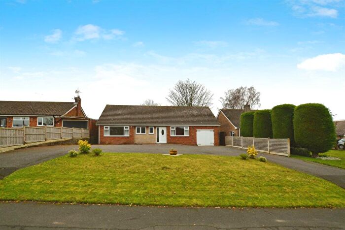 4 Bedroom Detached Bungalow For Sale In Burton Road, Flixborough, DN15