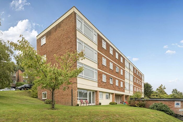 2 Bedroom Flat For Sale In High Wycombe, Buckinghamshire, HP13