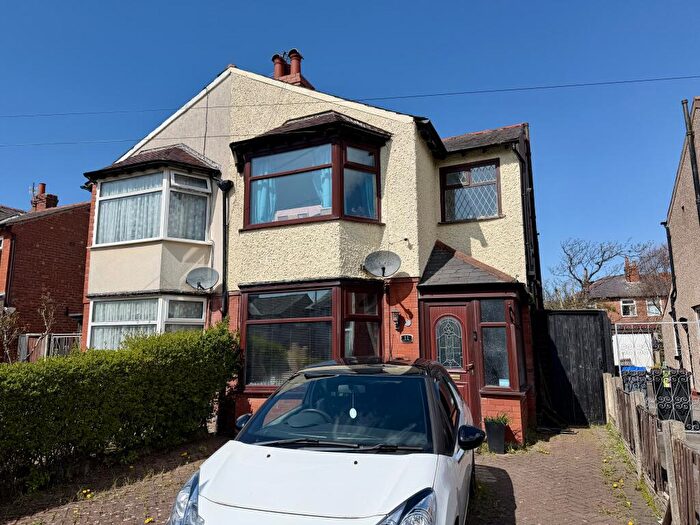 3 Bedroom Semi-Detached House For Sale In Banbury Avenue, Blackpool, FY2