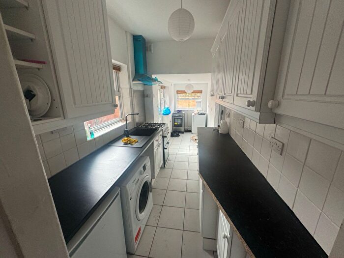 2 Bedroom End Of Terrace House To Rent In Lord Byron Street Leicester, LE2