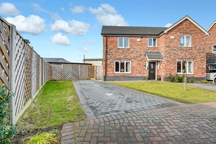 3 Bedroom House For Sale In Albert Close, Barnetby, DN38