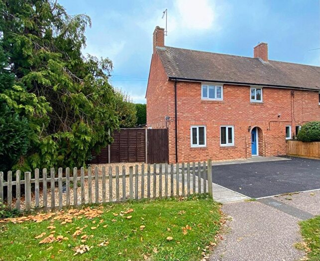 3 Bedroom Semi-Detached House For Sale In Littleworth Lane, Partridge Green, RH13