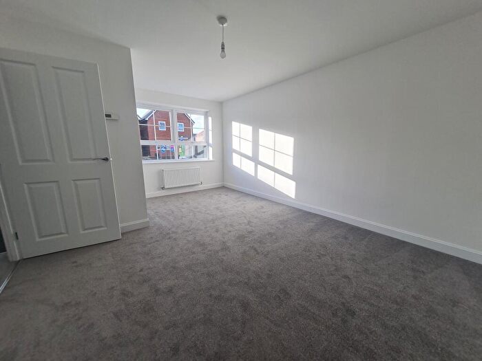3 Bedroom Semi-Detached House To Rent In Davy Road, New Rossington, Doncaster, DN11