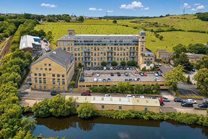 2 Bedroom Flat For Sale In Apartment Valley Mill, Park Road, Elland, HX5