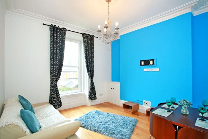 2 Bedroom Flat To Rent In Mount Street, Rosemount, Aberdeen, AB25