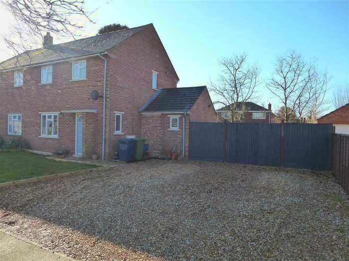 3 Bedroom Semi-Detached House To Rent In Station Drive, Wisbech St Mary, Cambs, PE13