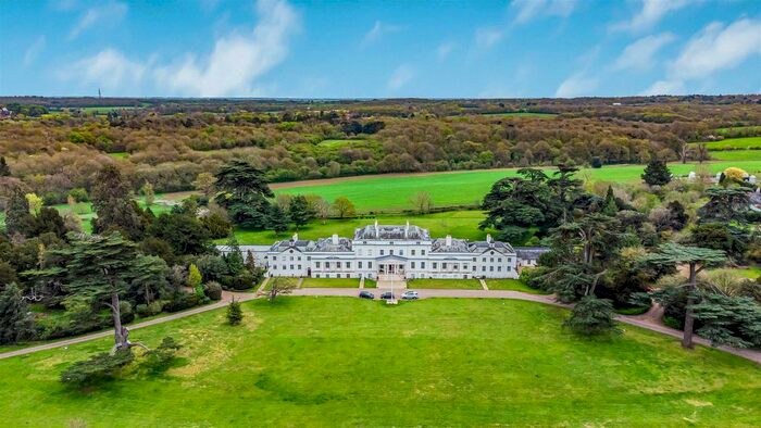 4 Bedroom Country House For Sale In Lower Hatfield Road, Bayford, Hertford, SG13