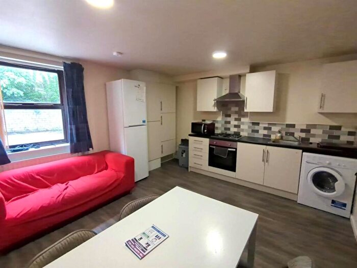 3 Bedroom Apartment To Rent In Turners Lane, Sheffield, S10