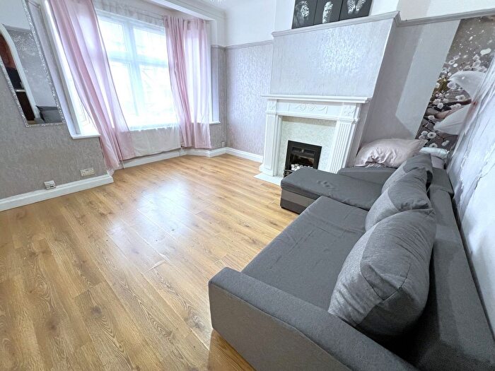 3 Bedroom Terraced House For Sale In Varley Road, Canning Town, E16