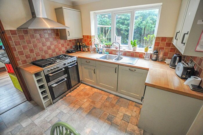 4 Bedroom Detached House For Sale In New Road, Lytchett Minster, Poole, BH16