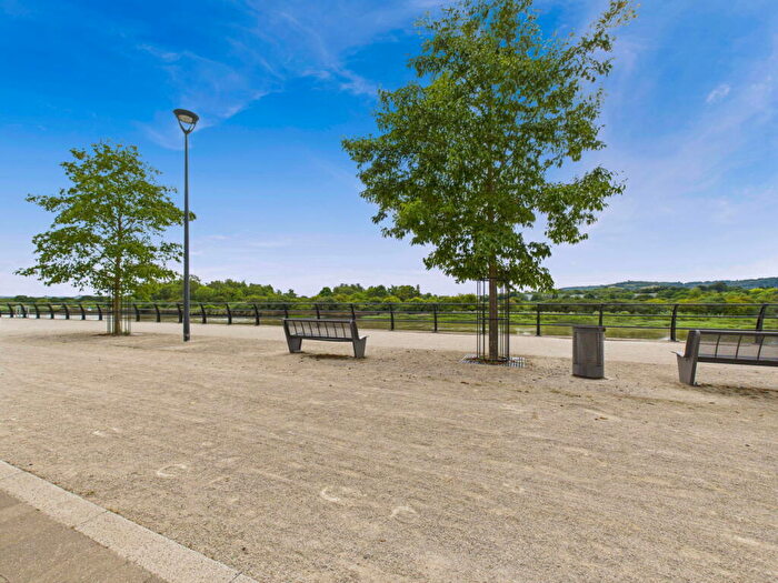 2 Bedroom Flat For Sale In Narwhal Crescent, Wouldham, ME1