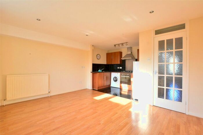1 Bedroom Flat To Rent In Eliot Park, London, SE13