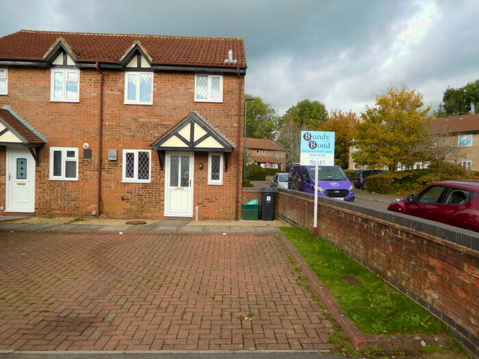 2 Bedroom Semi-Detached House To Rent In Home Orchard, Yate, BS37
