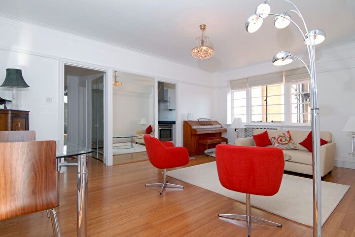 1 Bedroom Flat To Rent In Vicarage Gate, Kensington, London, W8