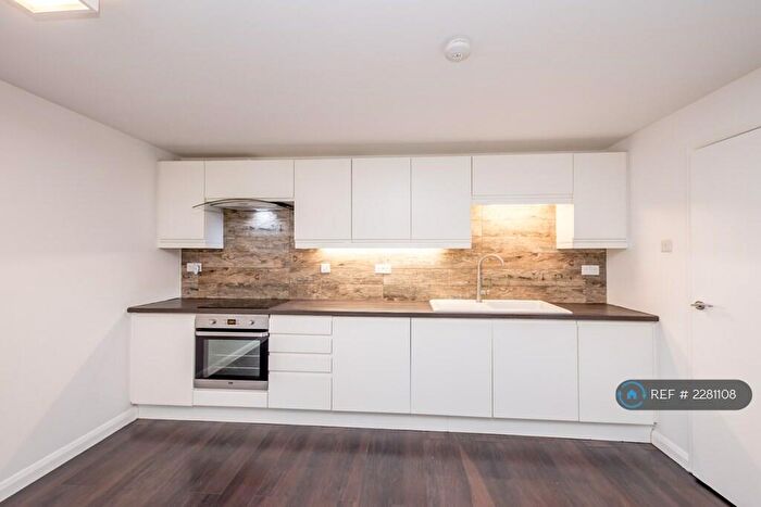 1 Bedroom Flat To Rent In Dumfries Street, Luton, LU1