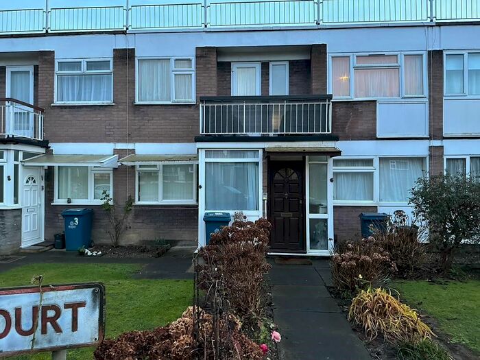 2 Bedroom Flat To Rent In White House Drive, Stanmore, HA7