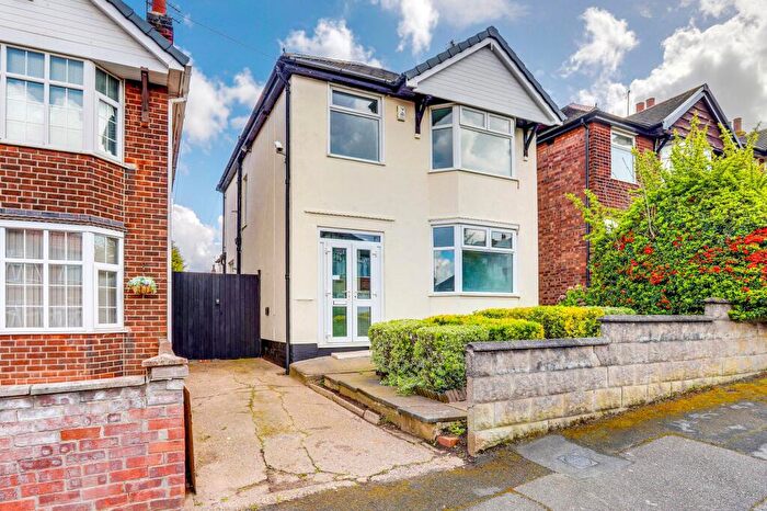 3 Bedroom Detached House For Sale In Kirkdale Road, Nottingham, NG3