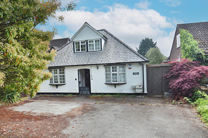 3 Bedroom Detached House For Sale In Rowley Lane, Wexham Street, Stoke Poges, Buckinghamshire, SL3