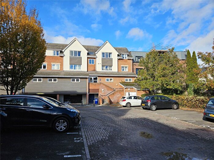 1 Bedroom Flat For Sale In Old Dairy Close, Fleet, Hampshire, GU51