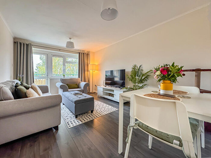 1 Bedroom Apartment For Sale In Greville Starkey Avenue, Newmarket, Suffolk, CB8