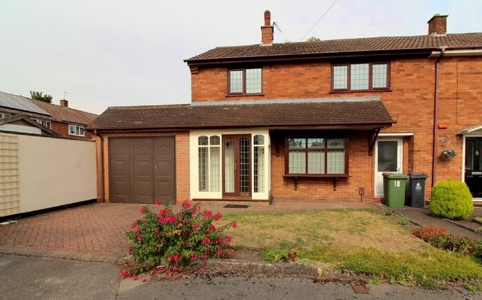 3 Bedroom Town House To Rent In Mitre Close, Willenhall, WV12