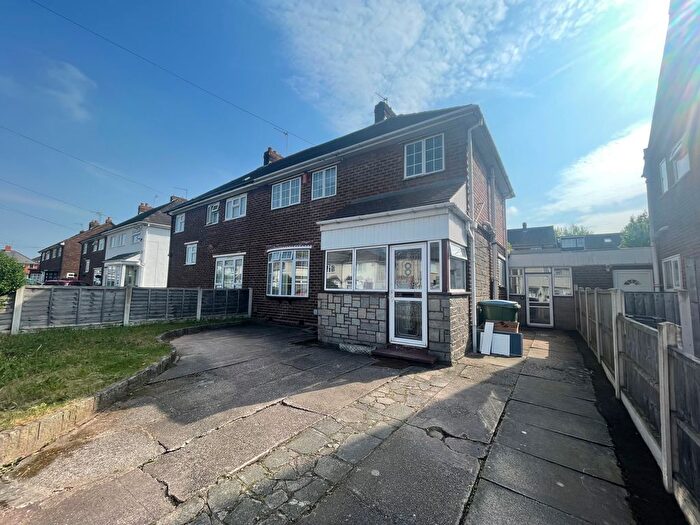 3 Bedroom Property To Rent In Lloyd Street, Wednesbury, WS10
