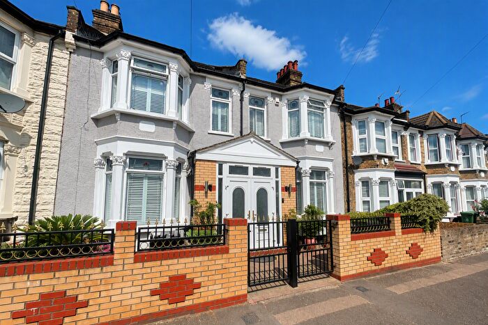 1 Bedroom Maisonette To Rent In Carnarvon Road, Leyton, E10