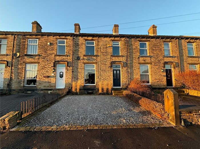 3 Bedroom Terraced House For Sale In Holly Bank, Huddersfield, HD5