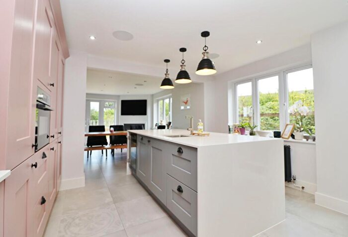 5 Bedroom Detached House For Sale In Burnetts Lane, West End, SO30