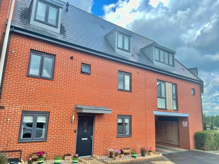 2 Bedroom Flat To Rent In Milbury Farm Meadow, Exminster, Exeter, EX6