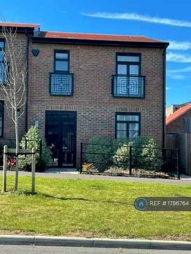 3 Bedroom End Of Terrace House To Rent In Bell Avenue, Canterbury, CT1