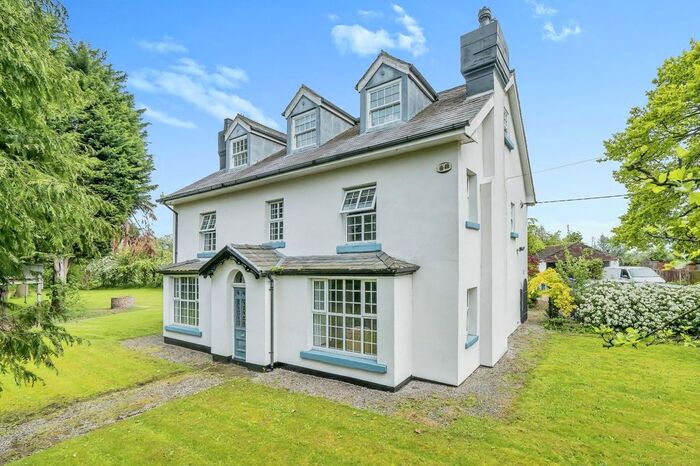 5 Bedroom Detached House For Sale In Higher Road, Widnes, Cheshire, WA8