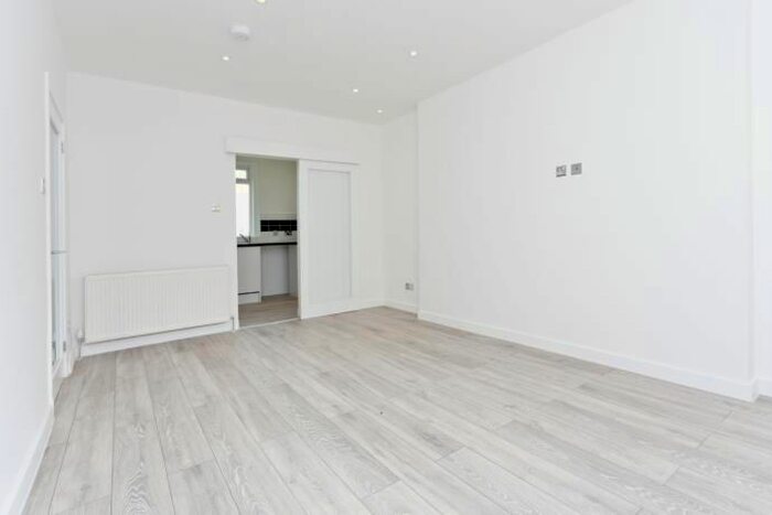 2 Bedroom Flat To Rent In Hilton Drive, Woodside, Aberdeen AB24