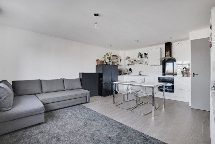 1 Bedroom Flat To Rent In Woodmill Road, E5