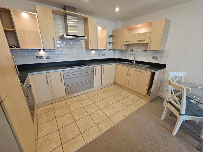 2 Bedroom Flat To Rent In Admiral House, The Quays, Castle Quay Close, Nottingham, NG7