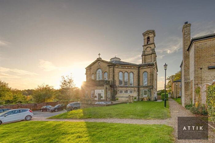 4 Bedroom Semi-Detached House For Sale In St. Andrews Park, Norwich, NR7