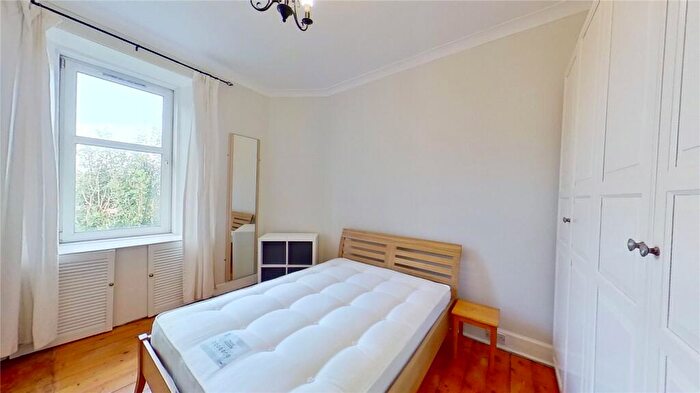 1 Bedroom Flat To Rent In Broughton Road, Broughton, Edinburgh, EH7