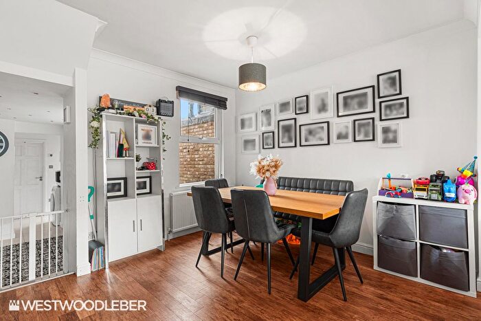 3 Bedroom Terraced House For Sale In Rye Road, Hoddesdon, EN11