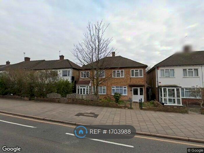 3 Bedroom Semi-Detached House To Rent In Ley Street, Ilford, IG2