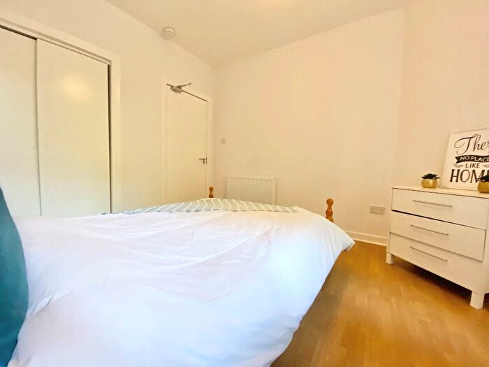 3 Bedroom Flat To Rent In White Street, Hyndland, Glasgow, G11