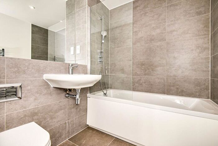1 Bedroom Flat To Rent In Medway Street Chatham, ME4