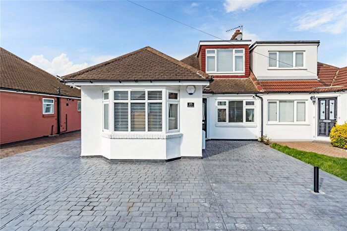 4 Bedroom Semi Detached House For Sale In St Albans Avenue, Upminster, RM14