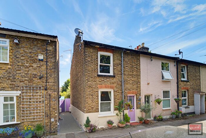 2 Bedroom End Of Terrace House For Sale In Manor Place, Staines-Upon-Thames, Surrey, TW18