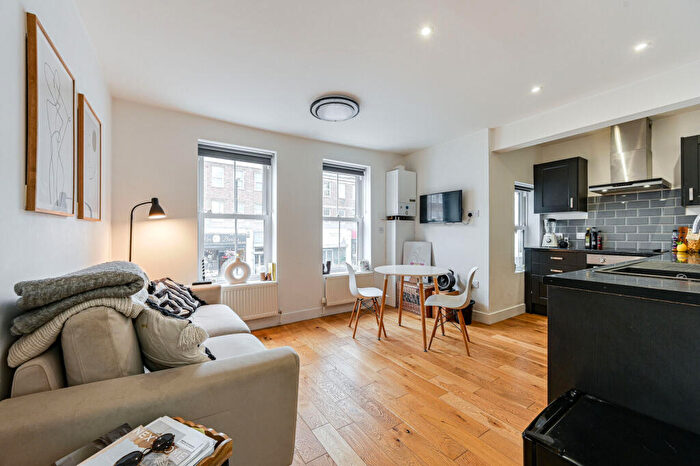 2 Bedroom Flat To Rent In Station Road, Sidcup, DA15