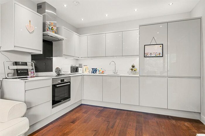1 Bedroom Apartment For Sale In London Road, Bracknell, Berkshire, RG12