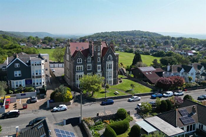 2 Bedroom Apartment For Sale In Prestigous Apartment In Landmark Upper Clevedon Building, BS21