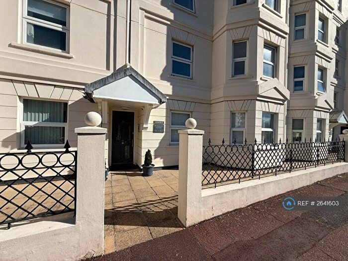 3 Bedroom Flat To Rent In Berkeley Court, Eastbourne, BN21