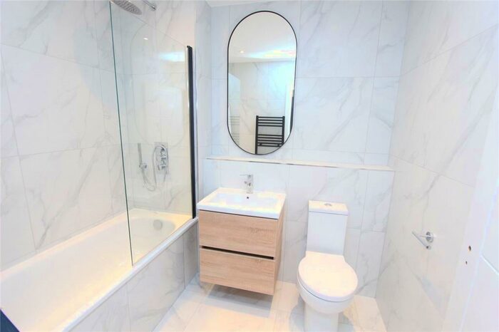 2 Bedroom Apartment To Rent In London Road, Hadleigh, Benfleet, SS7